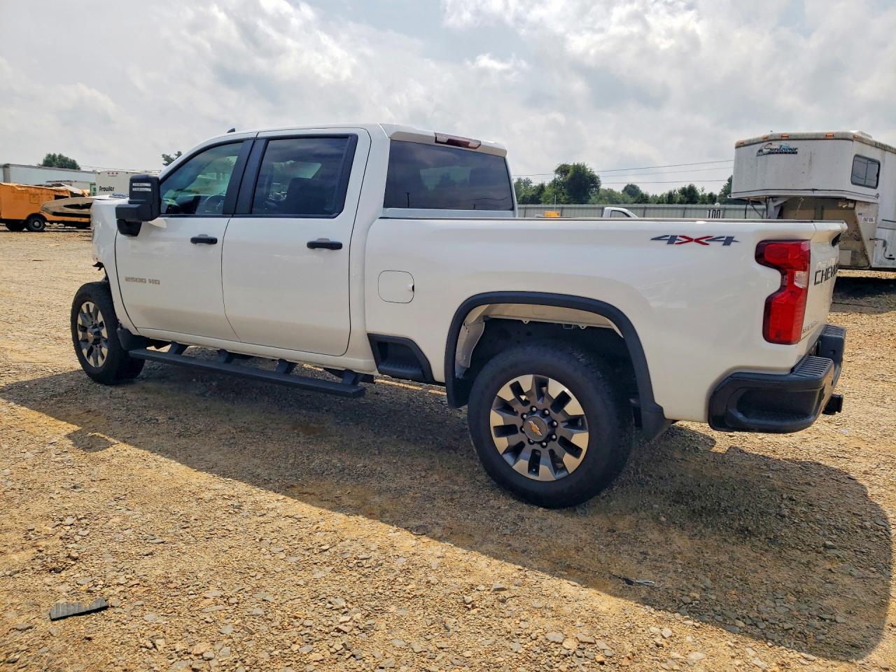 2024 CHEVROLET SILVERADO K2500 CUSTOM — снимка 2