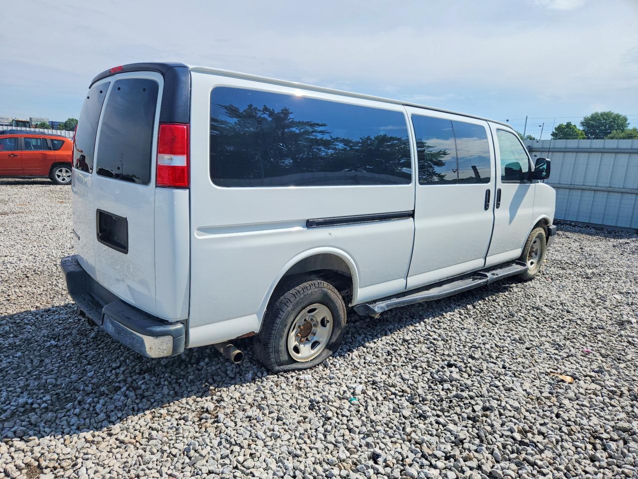 2019 CHEVROLET EXPRESS G3500 LT — снимка 3