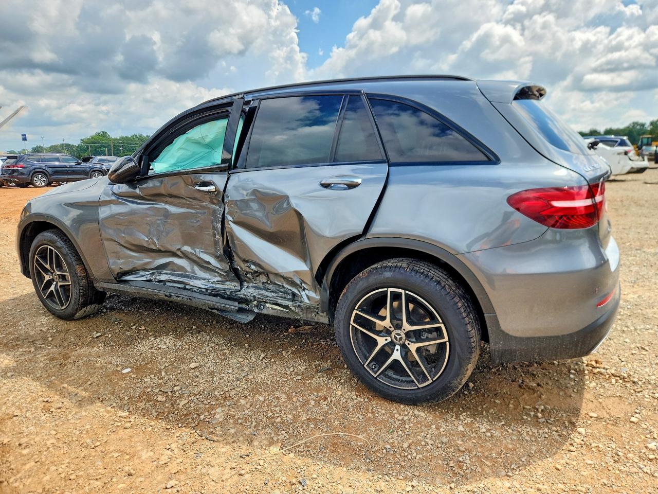 2019 MERCEDES-BENZ GLC 300 4MATIC — снимка 2