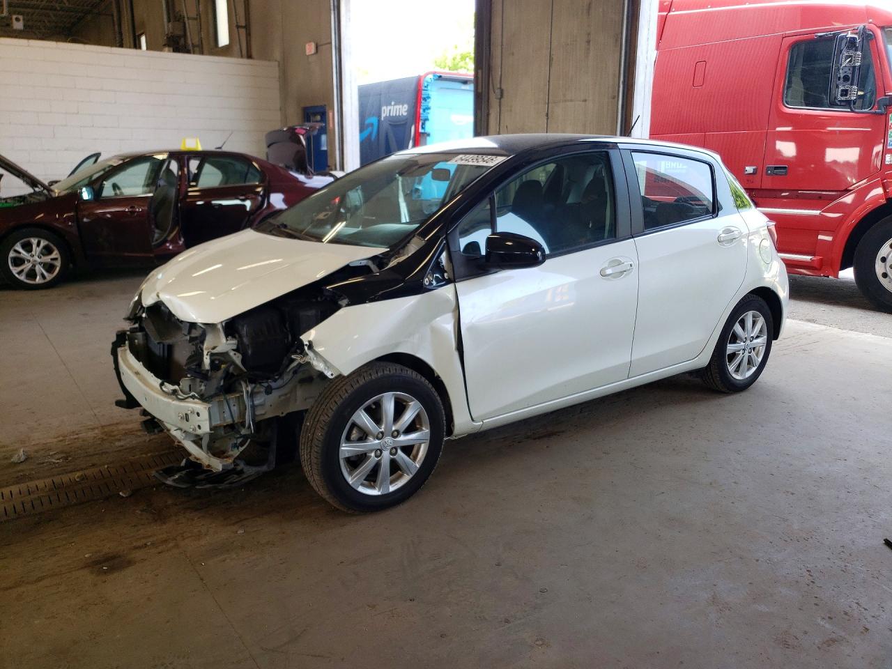 2017 TOYOTA YARIS 5-DOOR LE