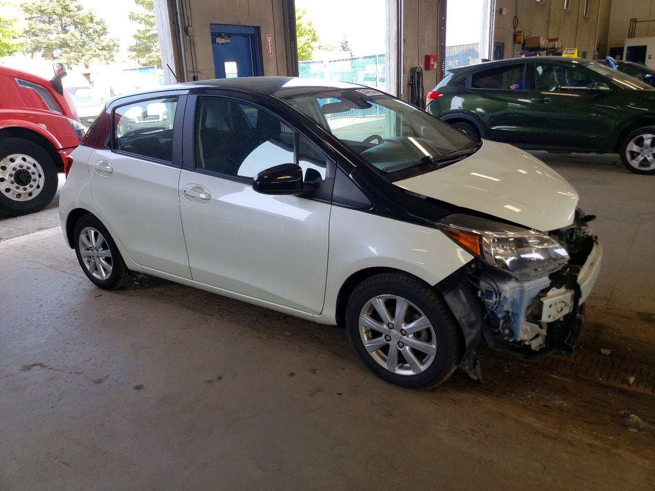 2017 TOYOTA YARIS 5-DOOR LE — снимка 4