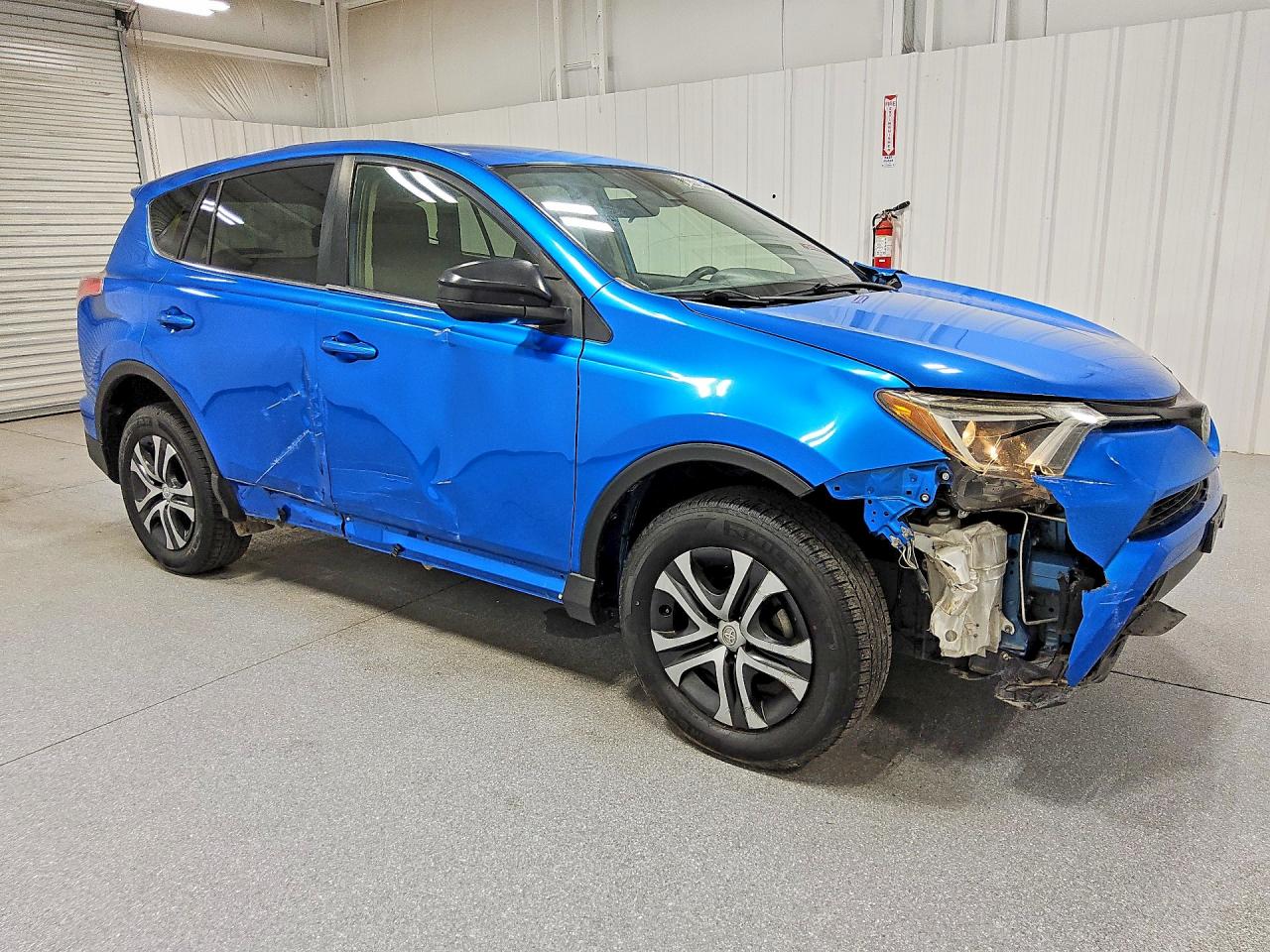 2018 TOYOTA RAV4 LE — снимка 4