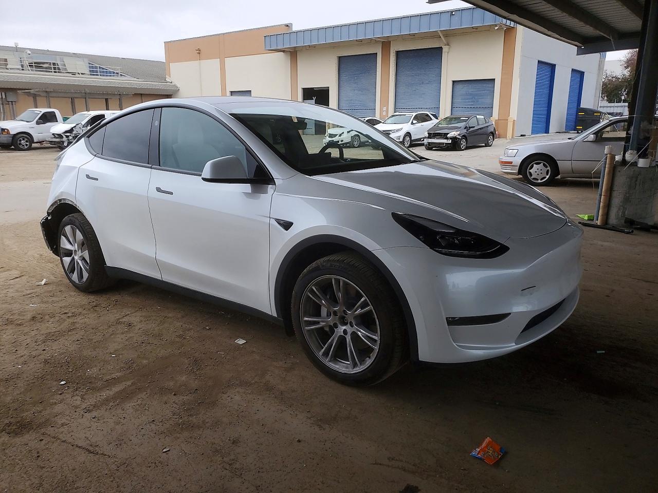 2023 TESLA MODEL Y — снимка 4