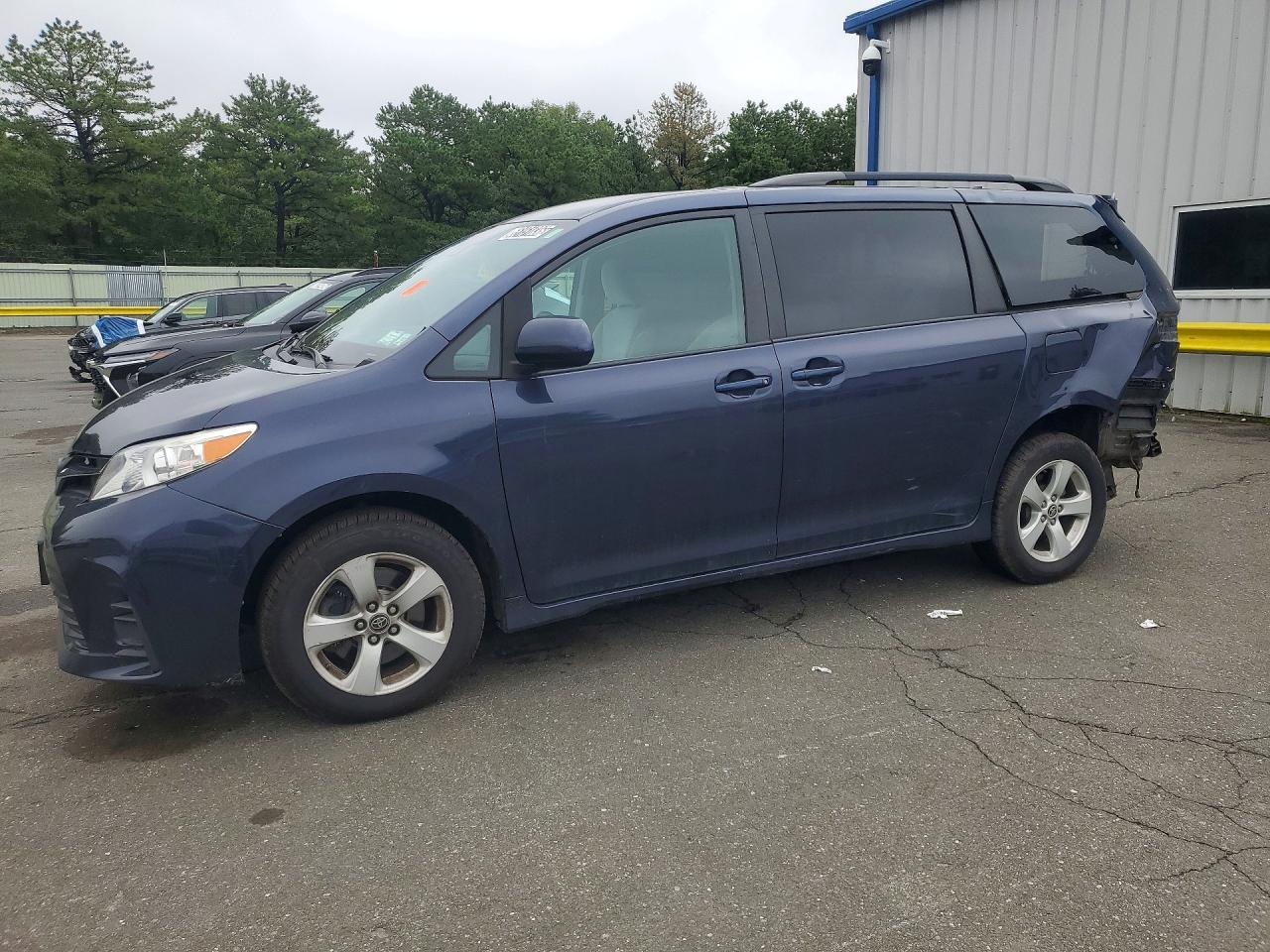 2020 TOYOTA SIENNA LE
