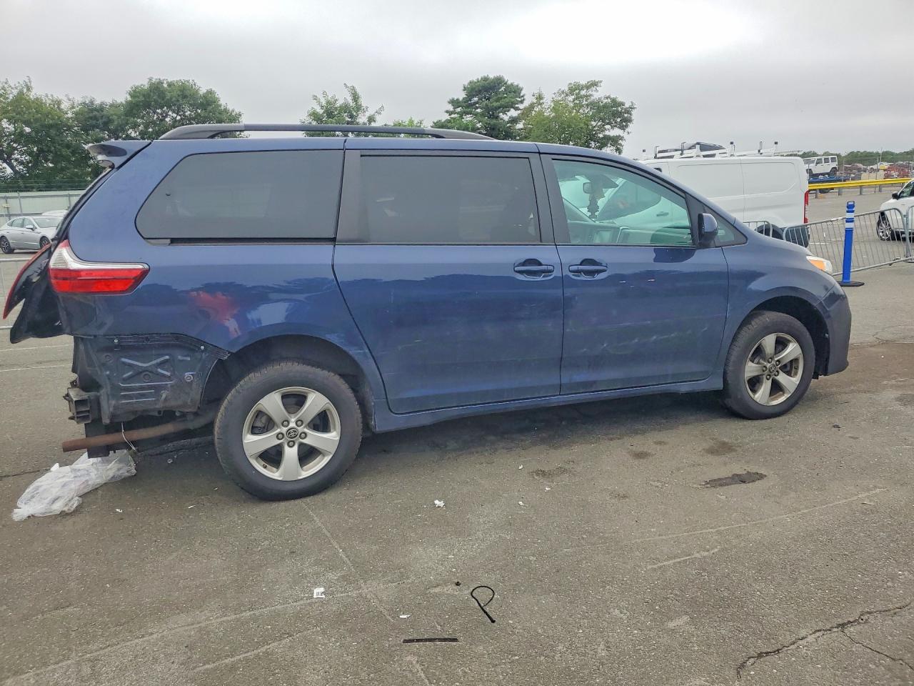 2020 TOYOTA SIENNA LE — снимка 3