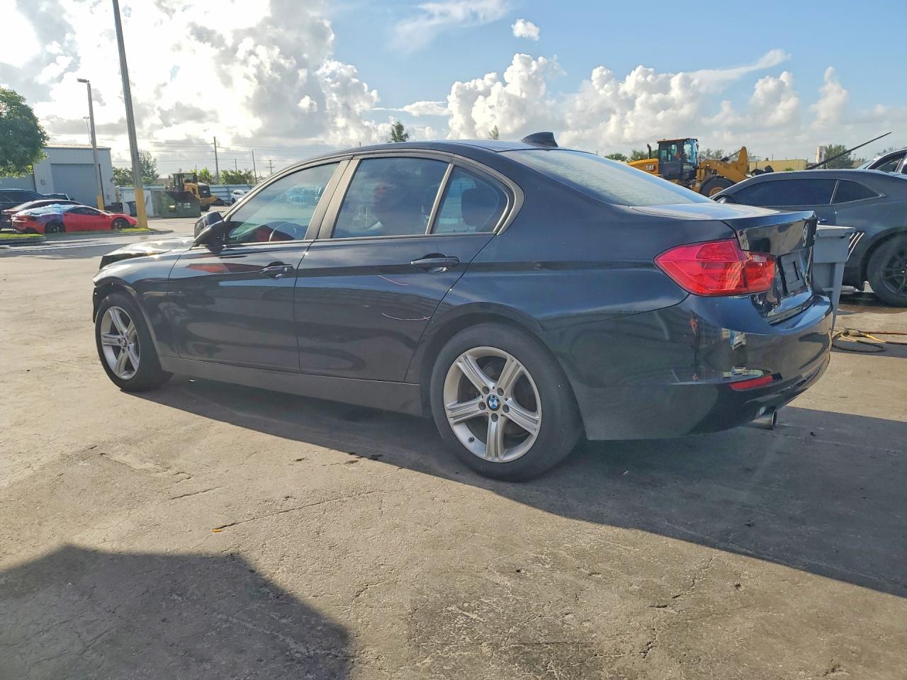 2014 BMW 320 I — снимка 2
