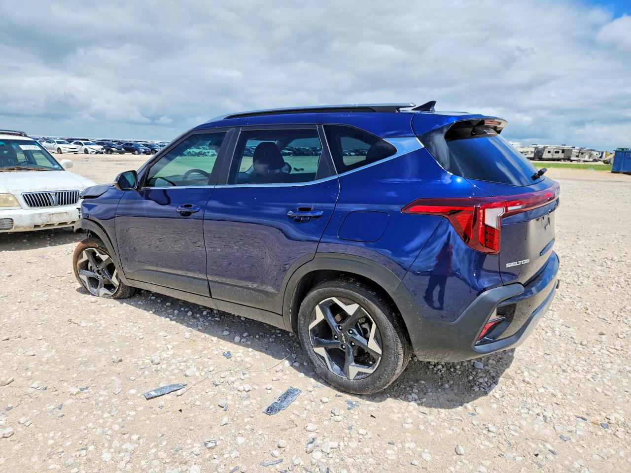 2024 KIA SELTOS EX — снимка 2
