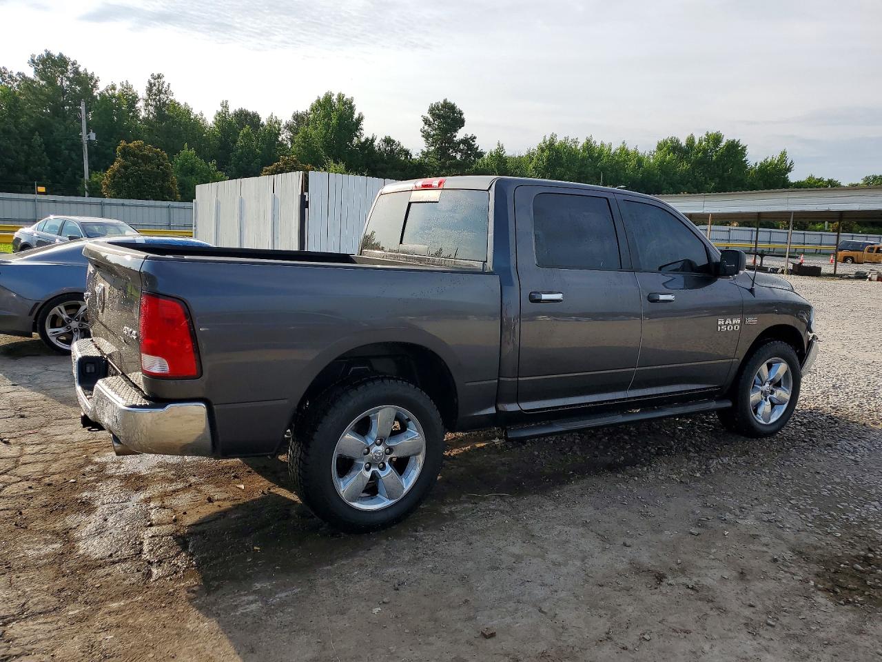 2017 RAM 1500 SLT — снимка 3
