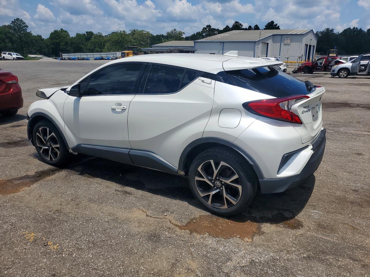 2019 TOYOTA C-HR LIMITED — снимка 2