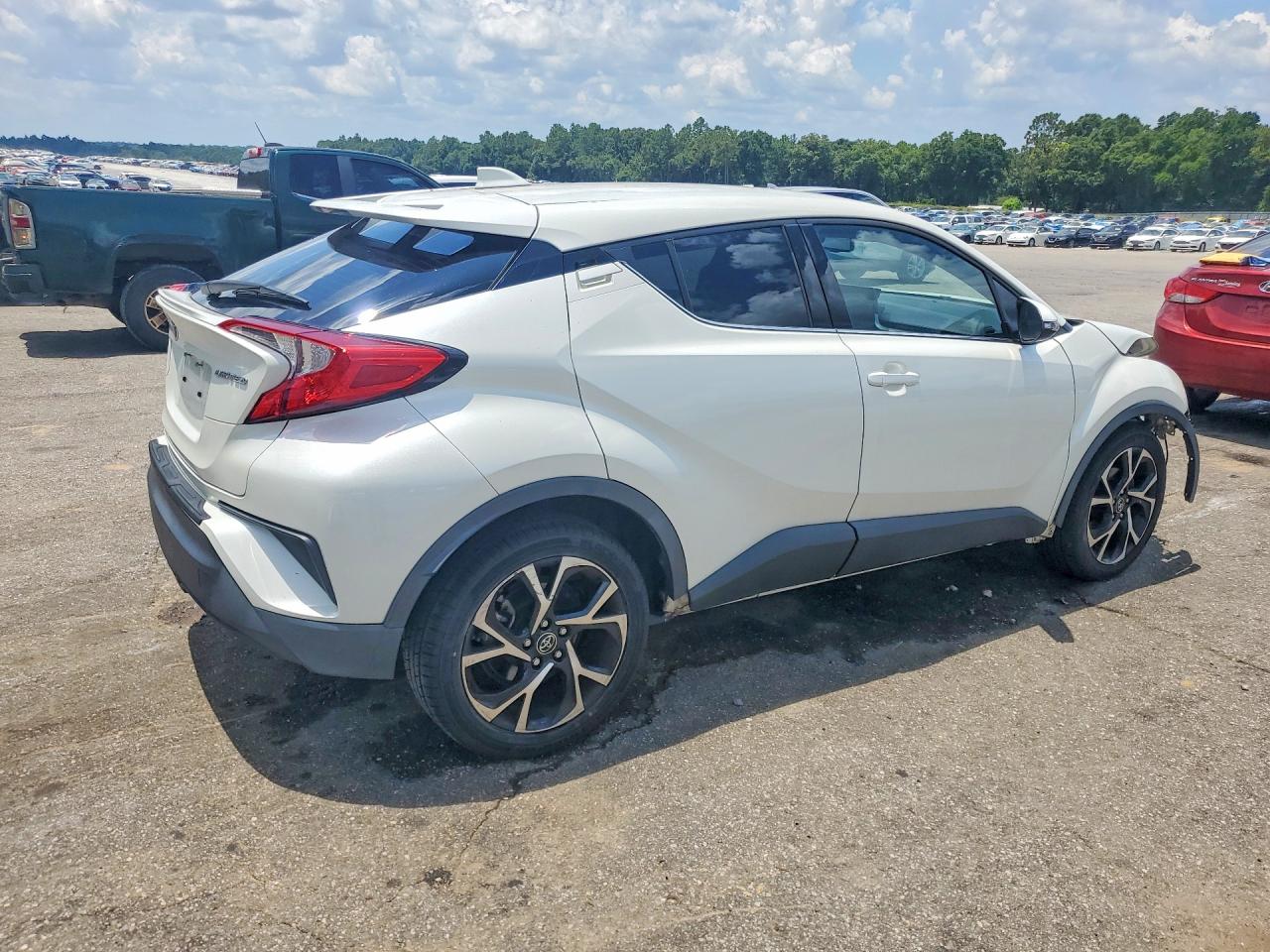 2019 TOYOTA C-HR LIMITED — снимка 3