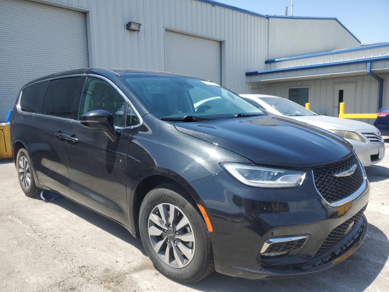 2022 CHRYSLER PACIFICA HYBRID TOURING L — снимка 4