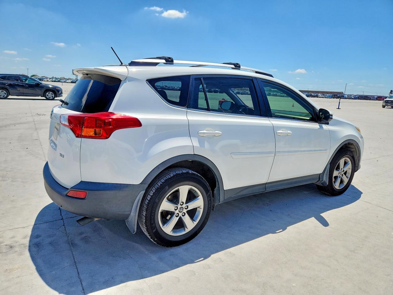 2015 TOYOTA RAV4 XLE — снимка 3