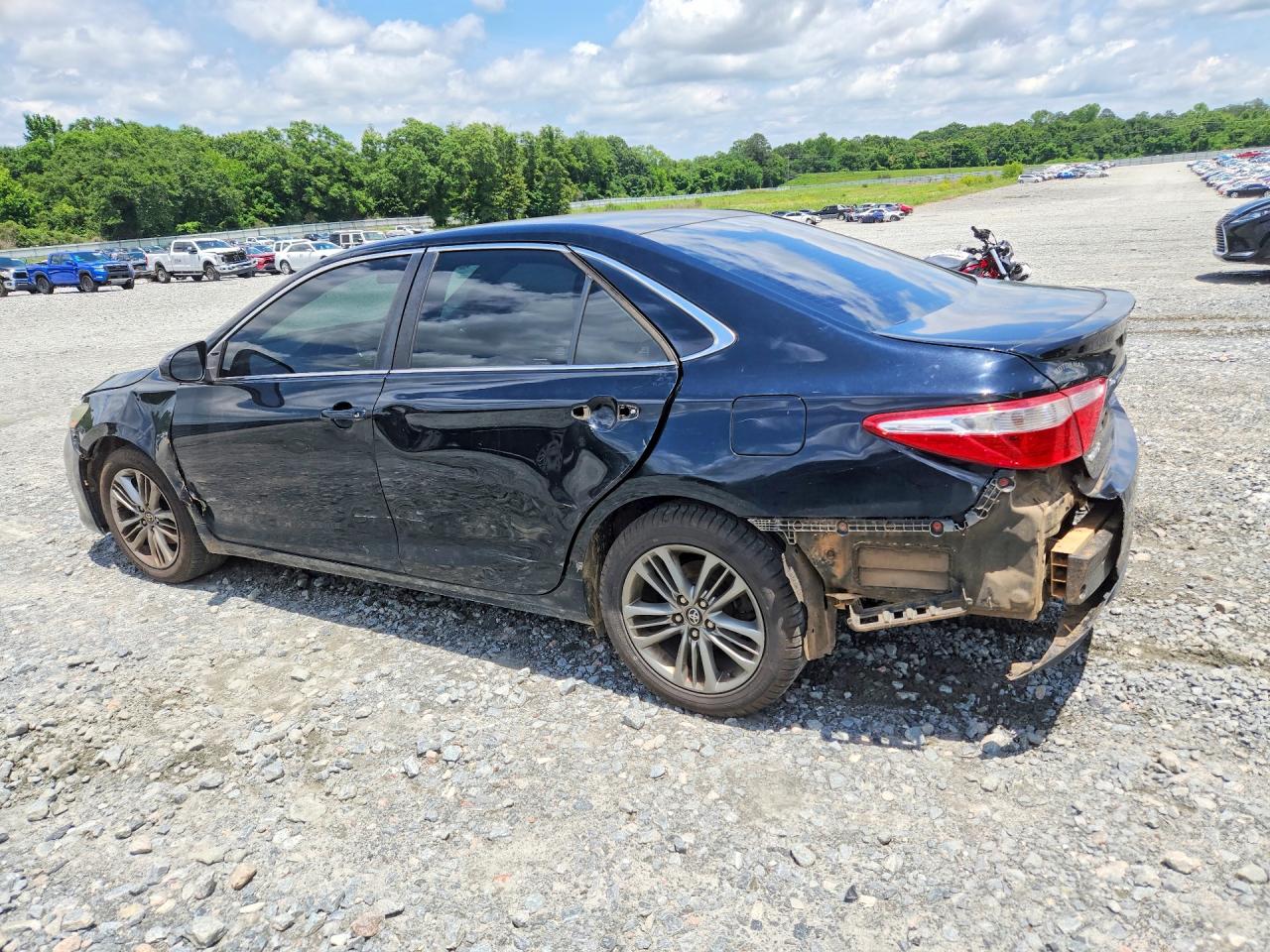 2017 TOYOTA CAMRY SE — снимка 2