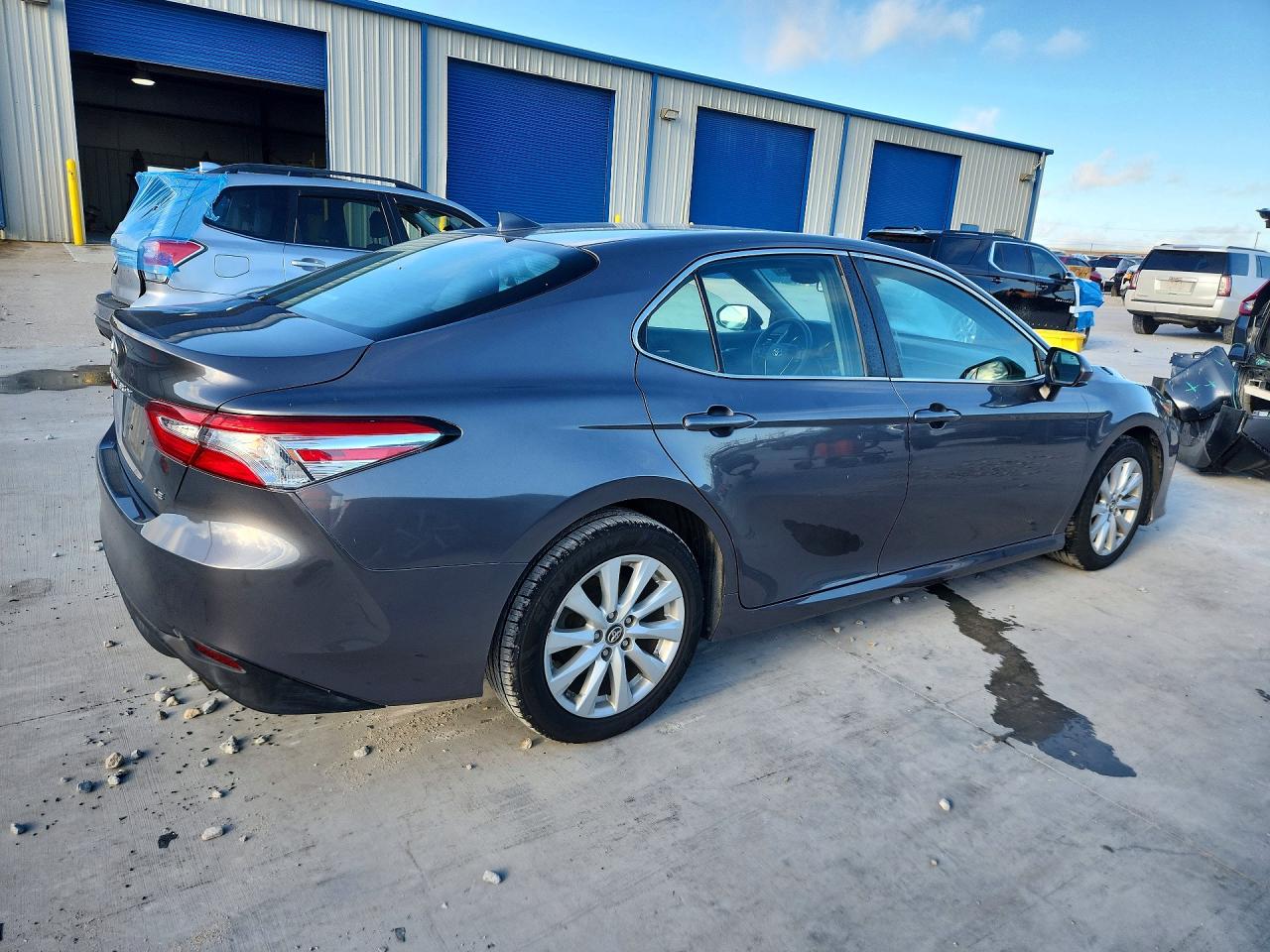 2019 TOYOTA CAMRY LE — снимка 3