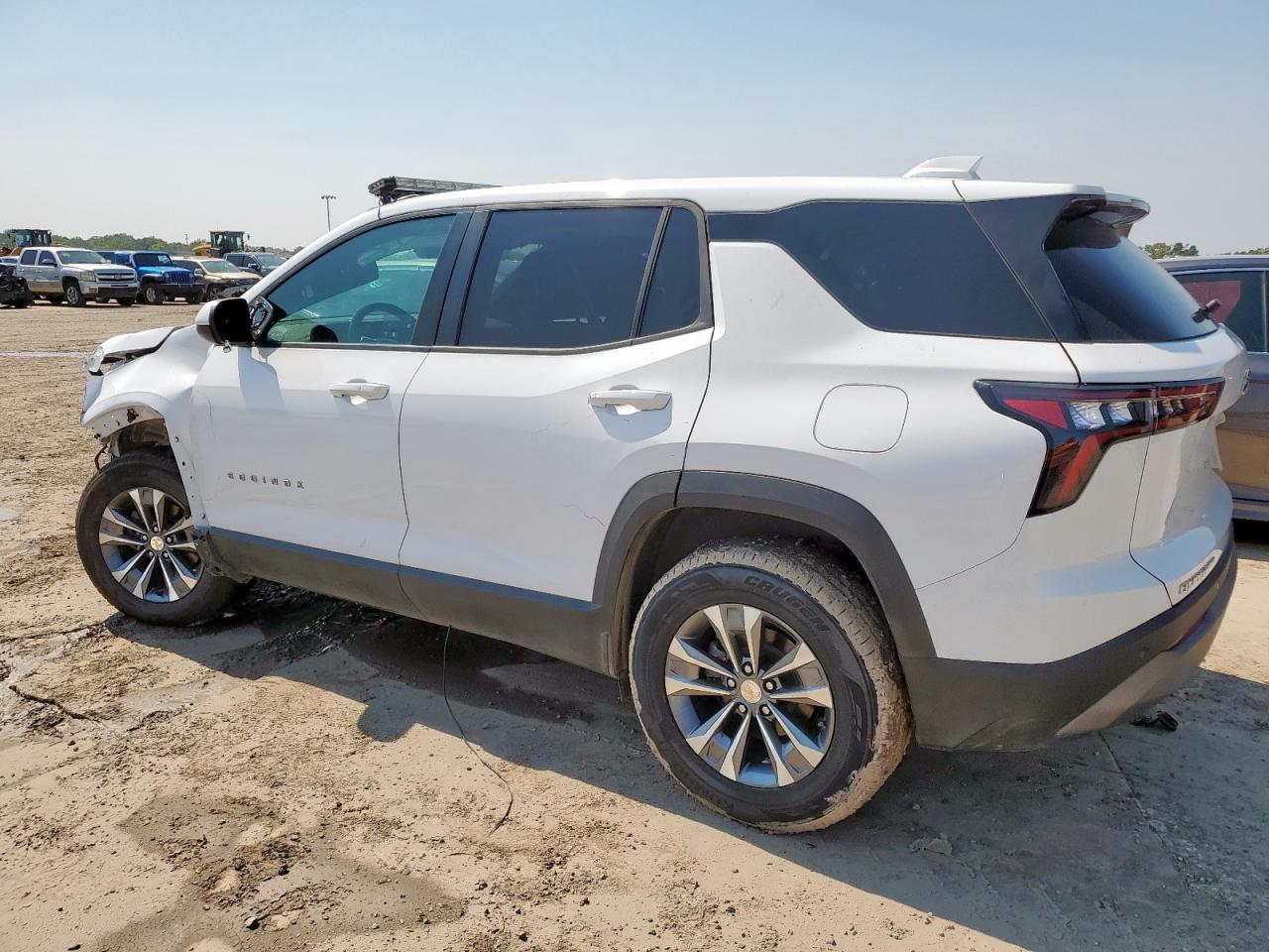 2025 CHEVROLET EQUINOX LT — снимка 2
