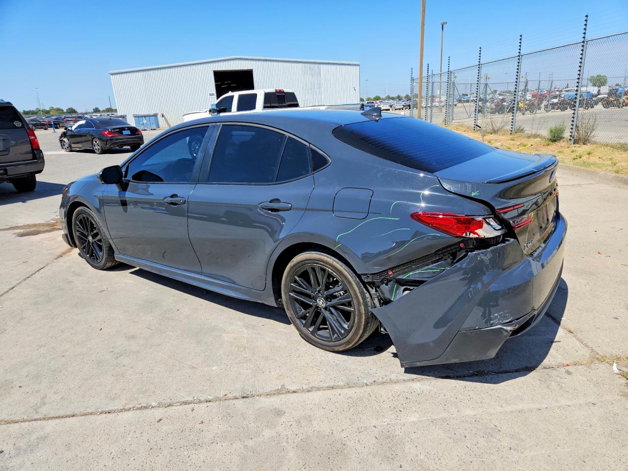 2026 TOYOTA CAMRY SE — снимка 2