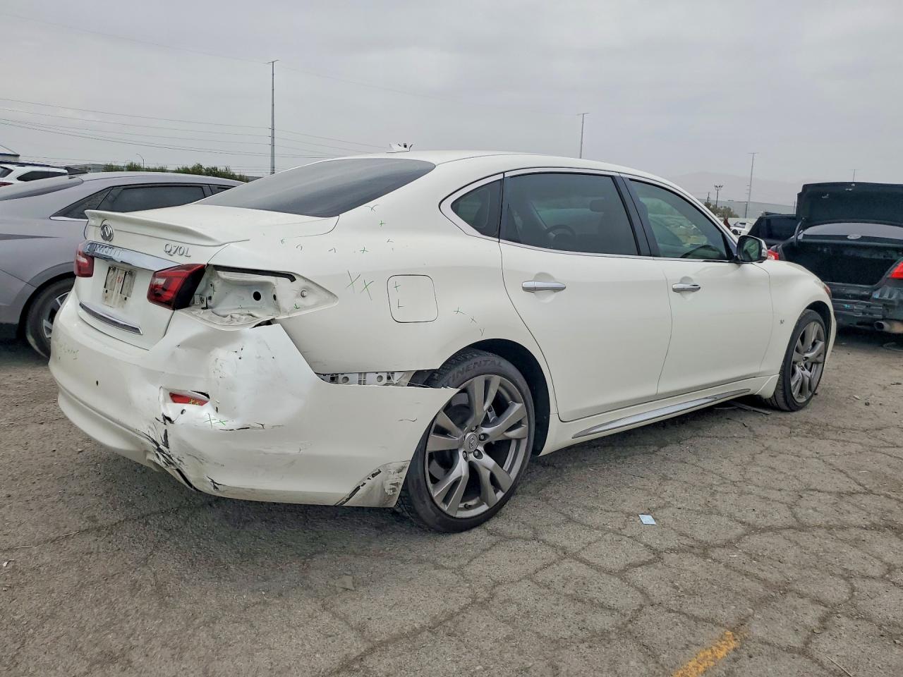 2016 INFINITI Q70L 3.7 — снимка 3