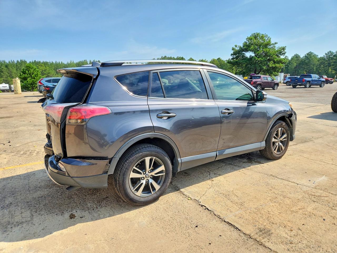 2018 TOYOTA RAV4 XLE — снимка 3