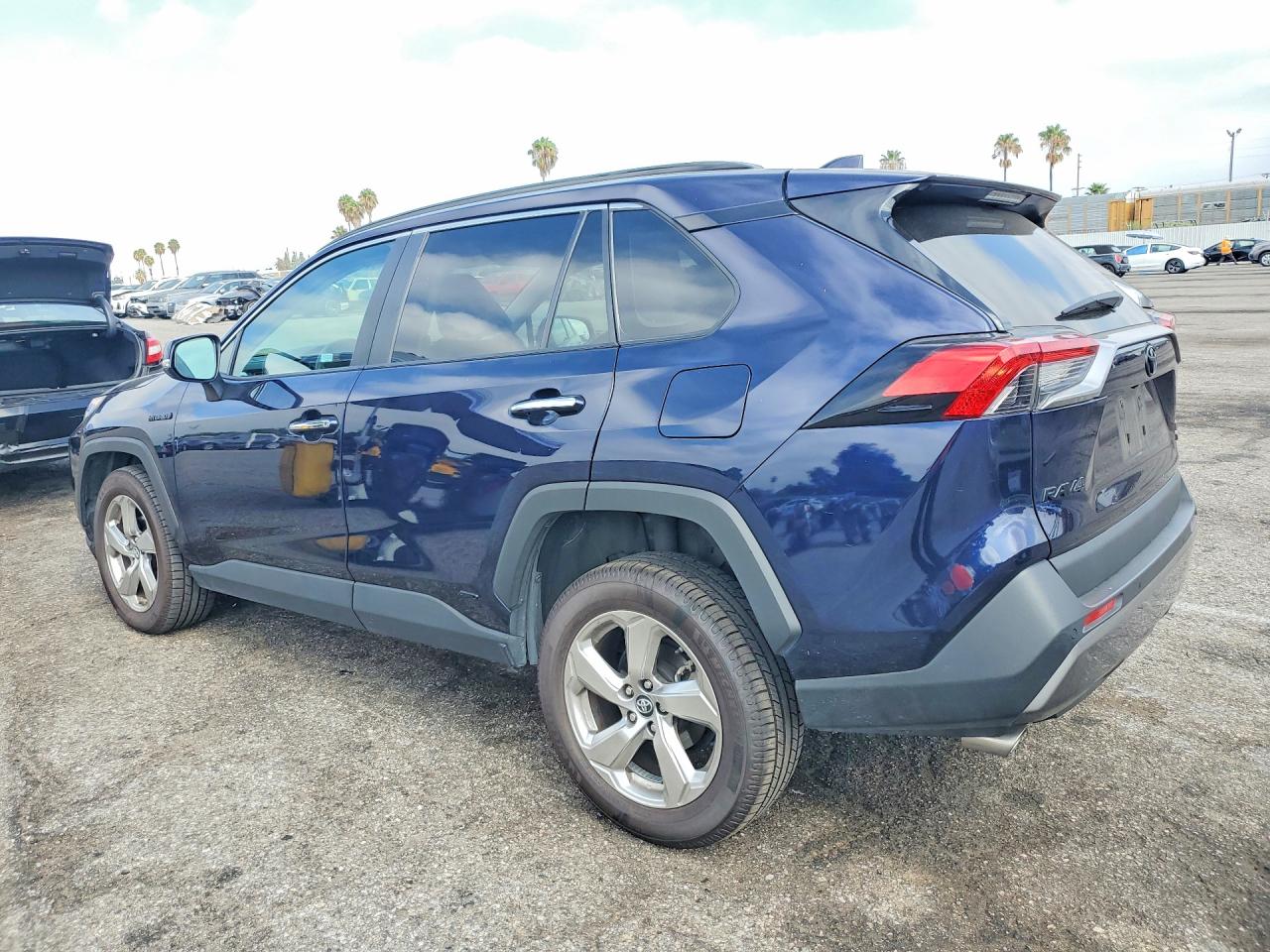 2019 TOYOTA RAV4 LIMITED — снимка 2