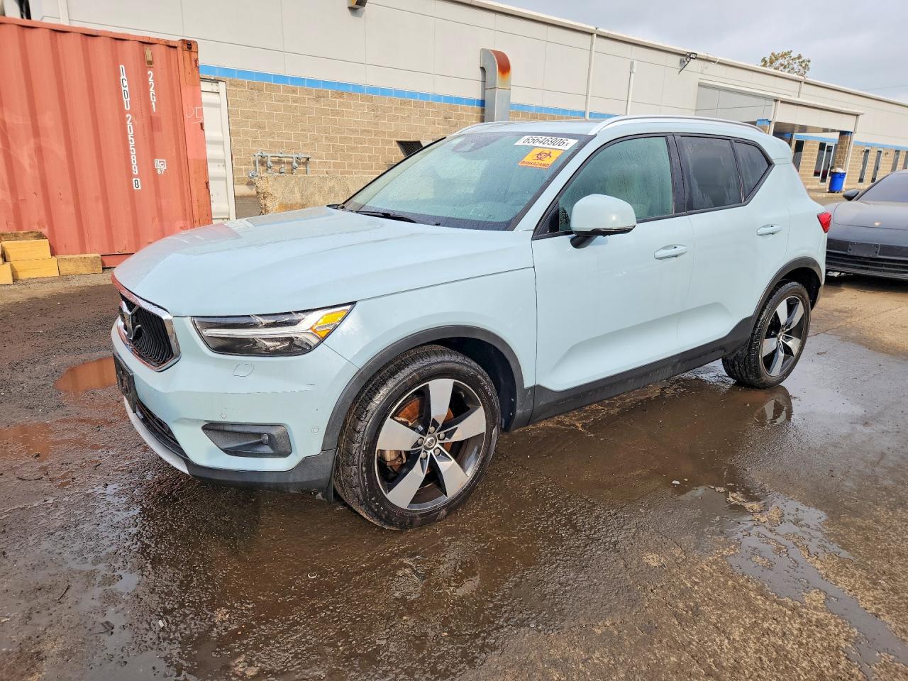 2019 VOLVO XC40 T5 MOMENTUM