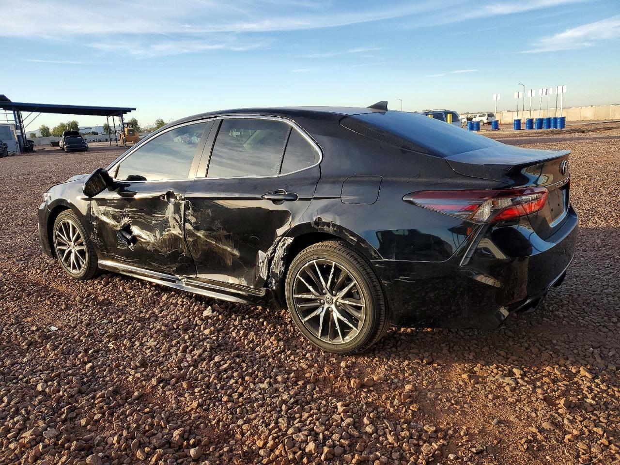 2021 TOYOTA CAMRY SE — снимка 2