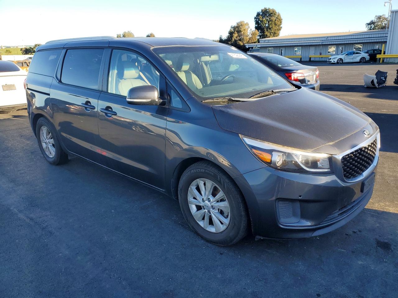 2017 KIA SEDONA LX — снимка 4