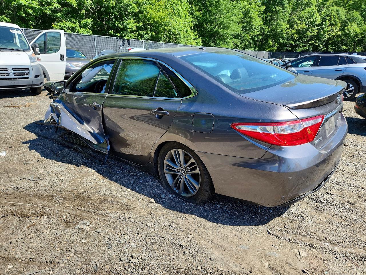 2017 TOYOTA CAMRY SE — снимка 2
