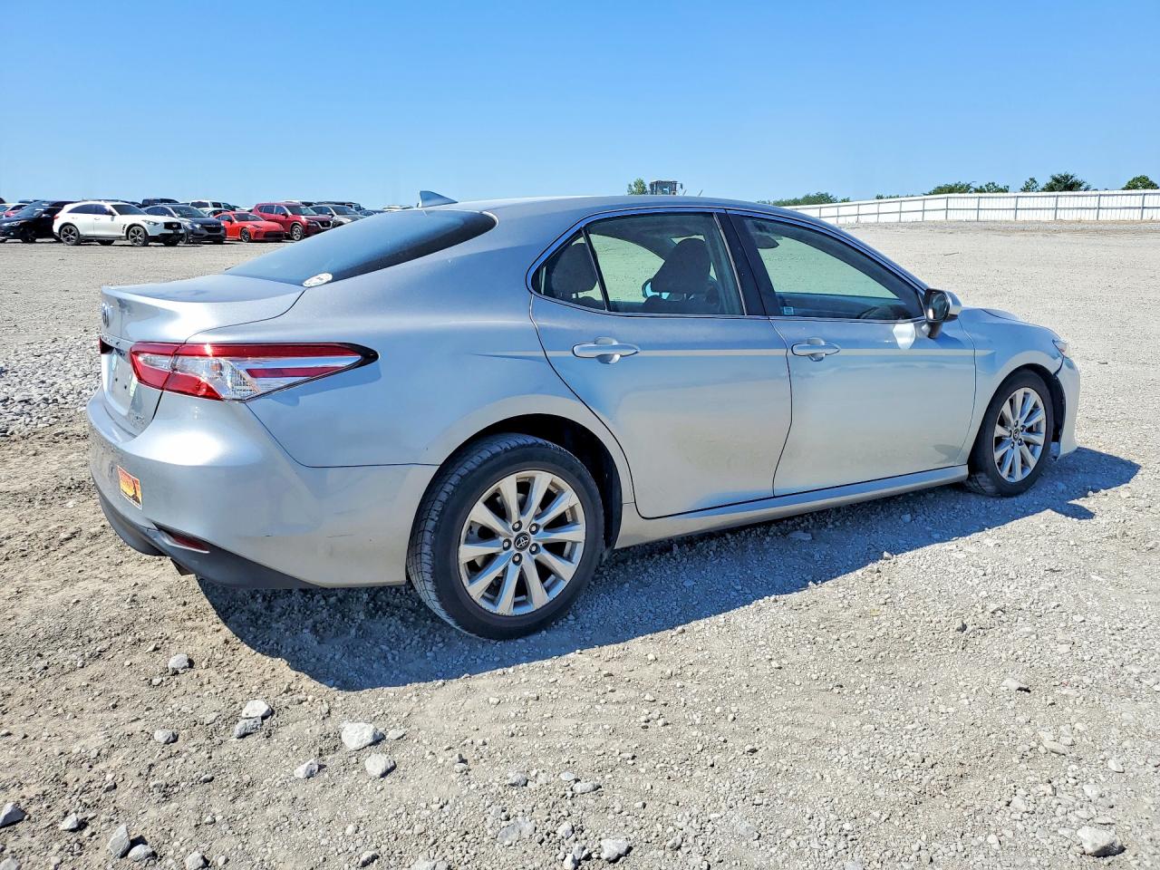 2019 TOYOTA CAMRY LE — снимка 3