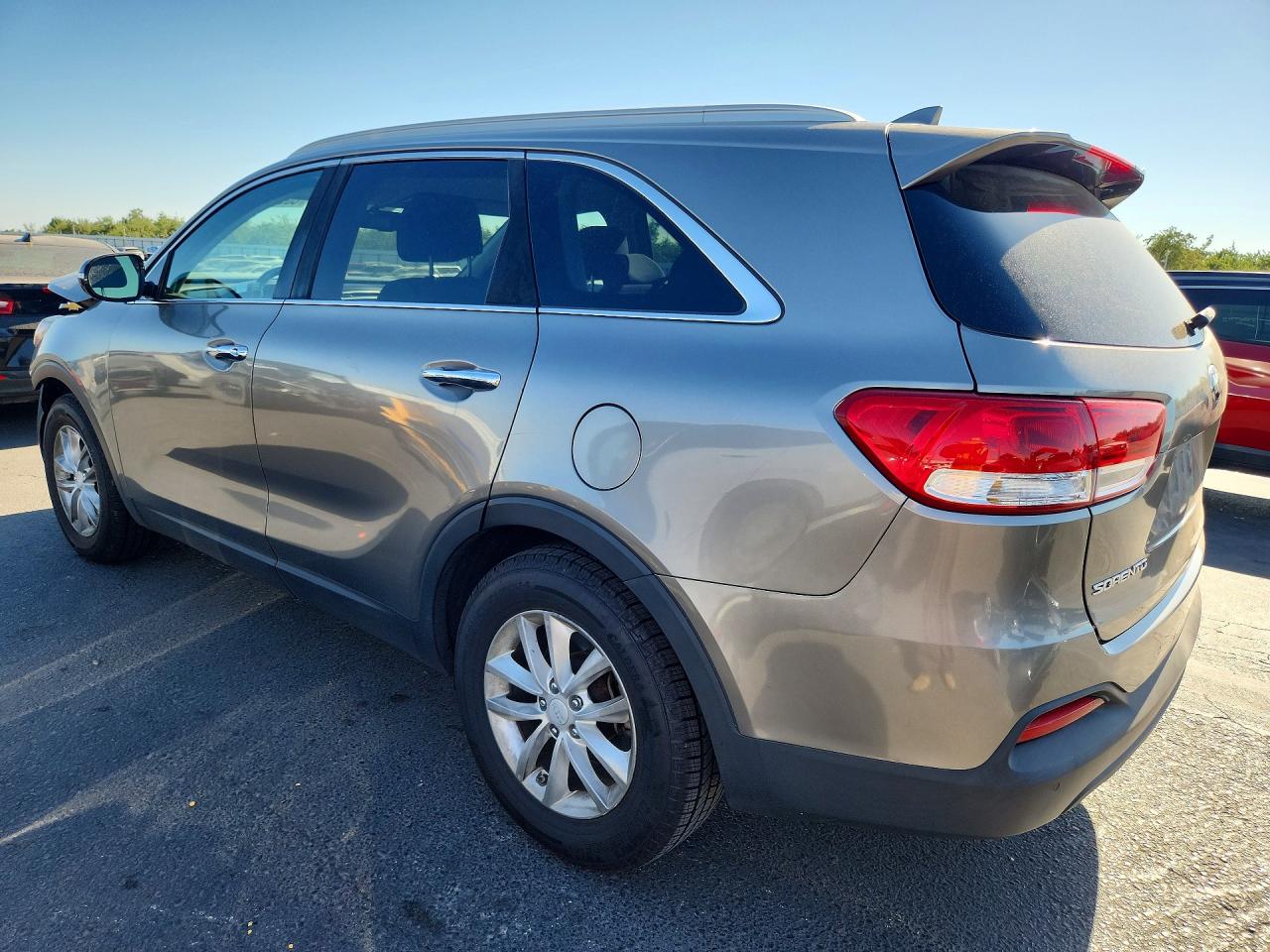 2017 KIA SORENTO LX V6 — снимка 2