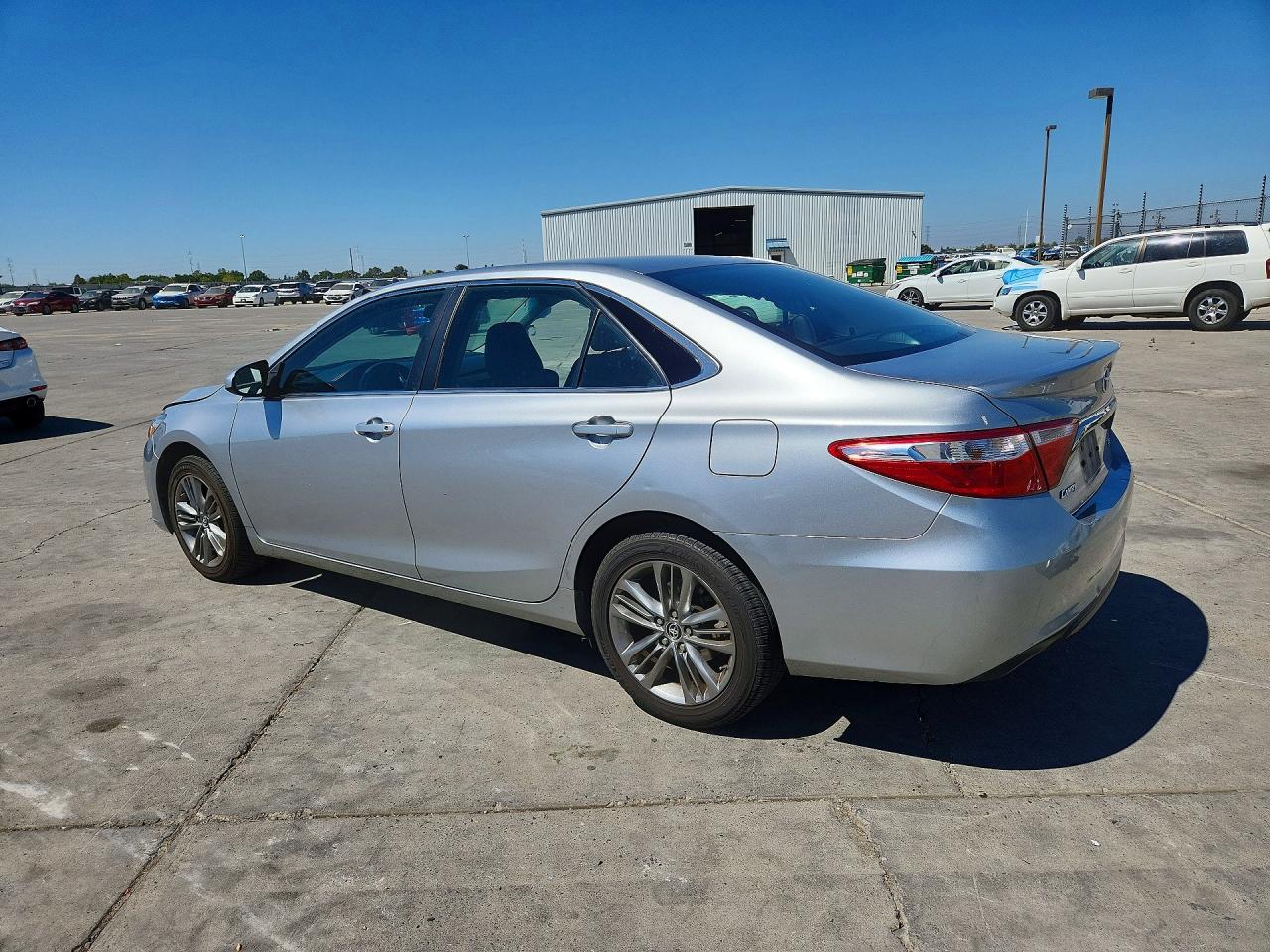 2016 TOYOTA CAMRY SE — снимка 2