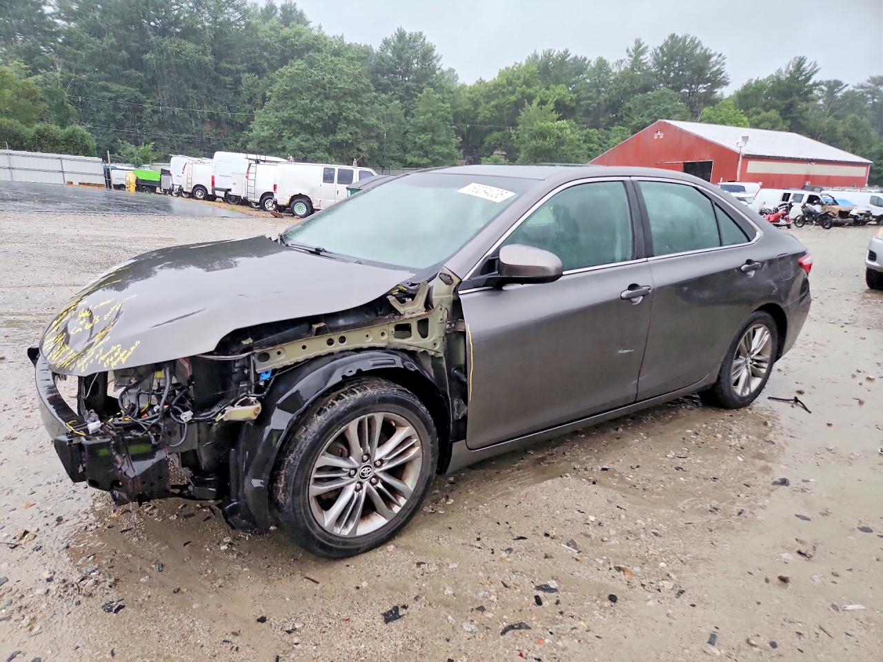 2015 TOYOTA CAMRY SE