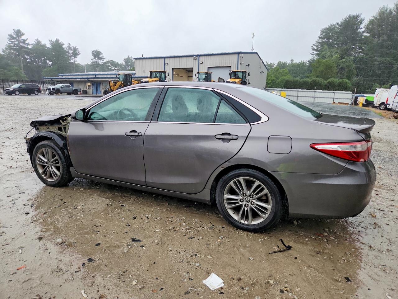 2015 TOYOTA CAMRY SE — снимка 2