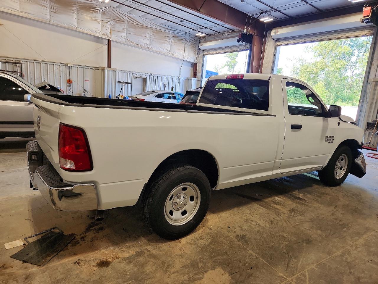 2022 RAM 1500 CLASSIC TRADESMAN — снимка 3