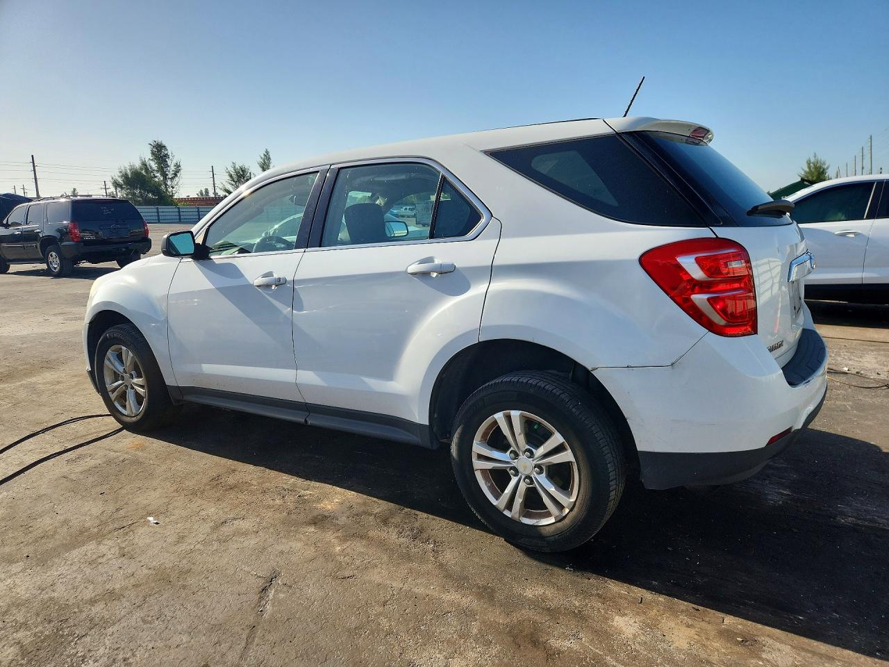 2017 CHEVROLET EQUINOX LS — снимка 2