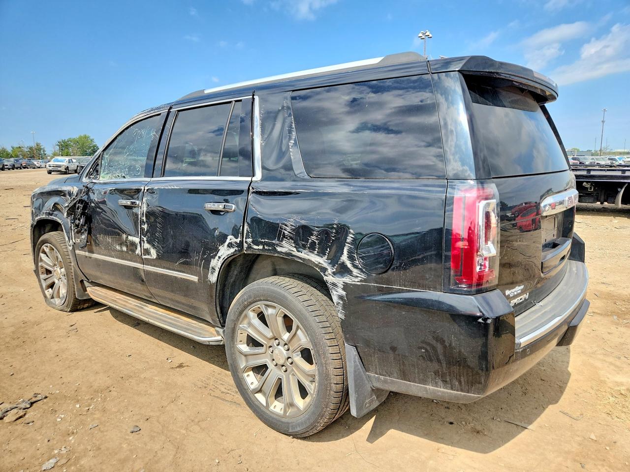 2016 GMC YUKON DENALI — снимка 2