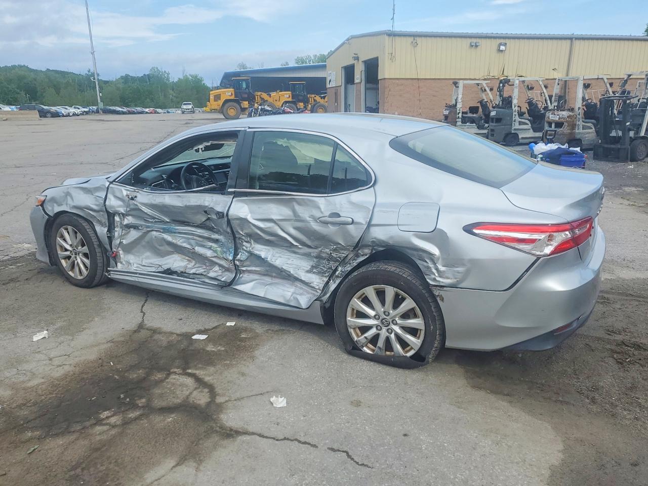2018 TOYOTA CAMRY LE — снимка 2