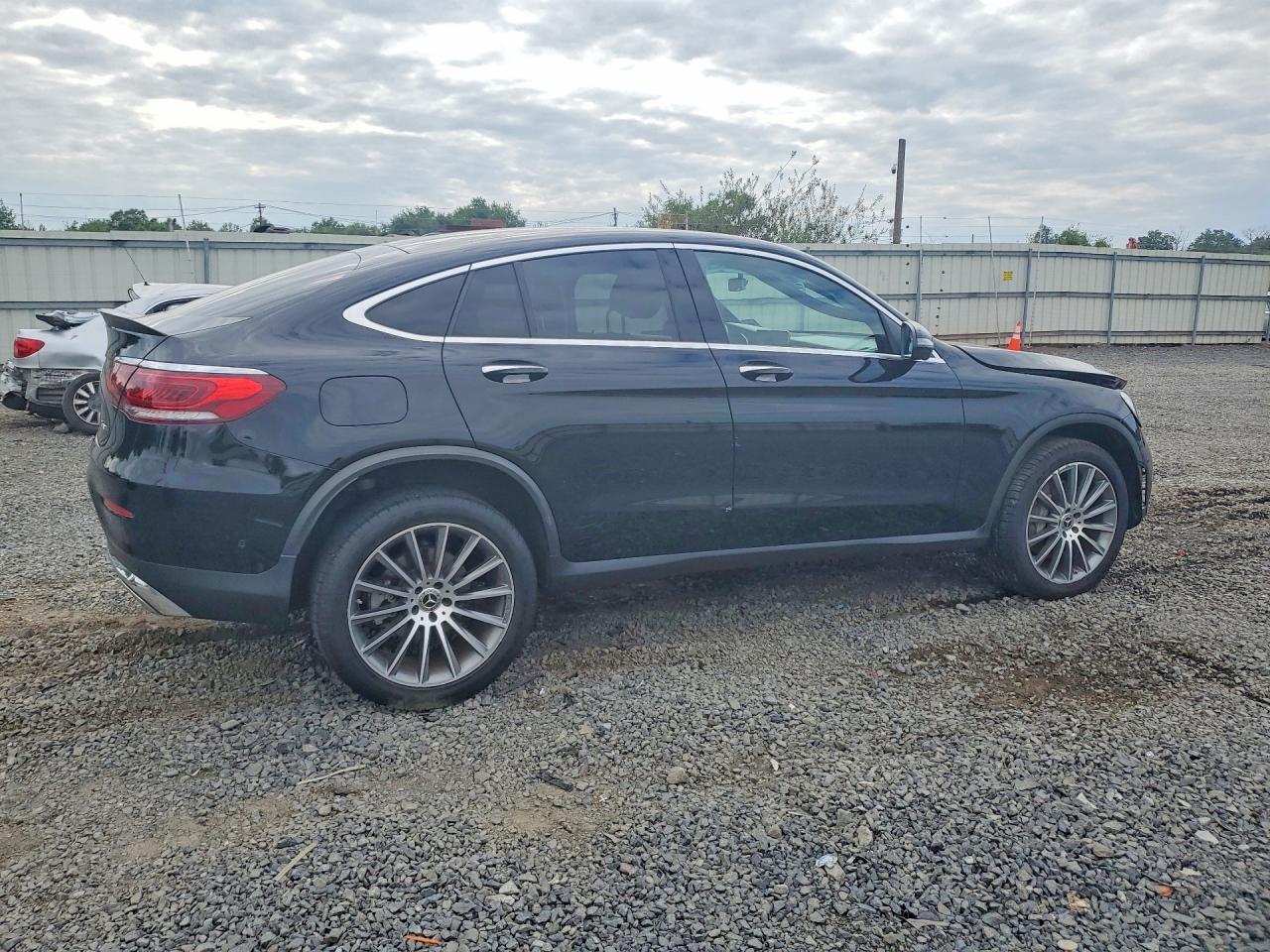 2020 MERCEDES-BENZ GLC COUPE 300 4MATIC — снимка 3