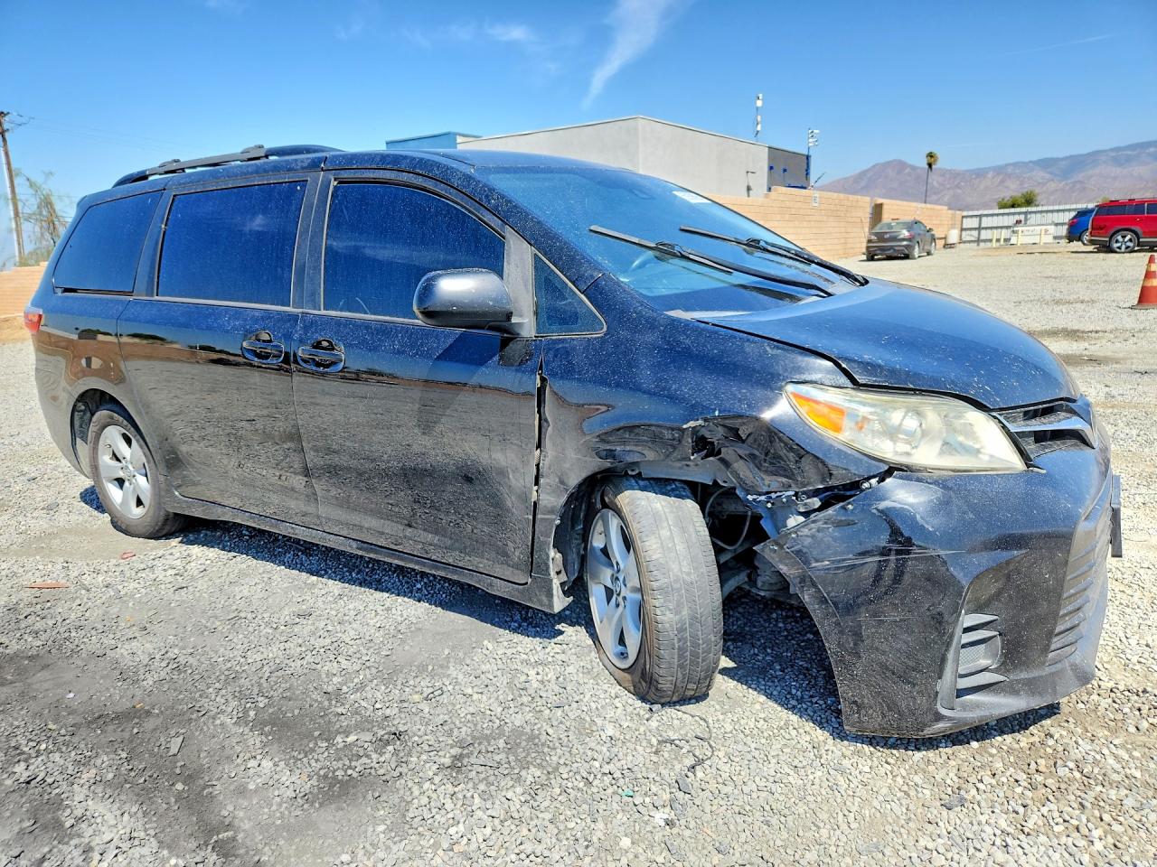 2020 TOYOTA SIENNA LE — снимка 4