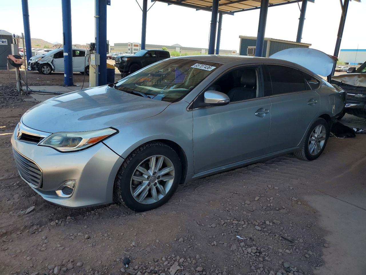 2015 TOYOTA AVALON XLE