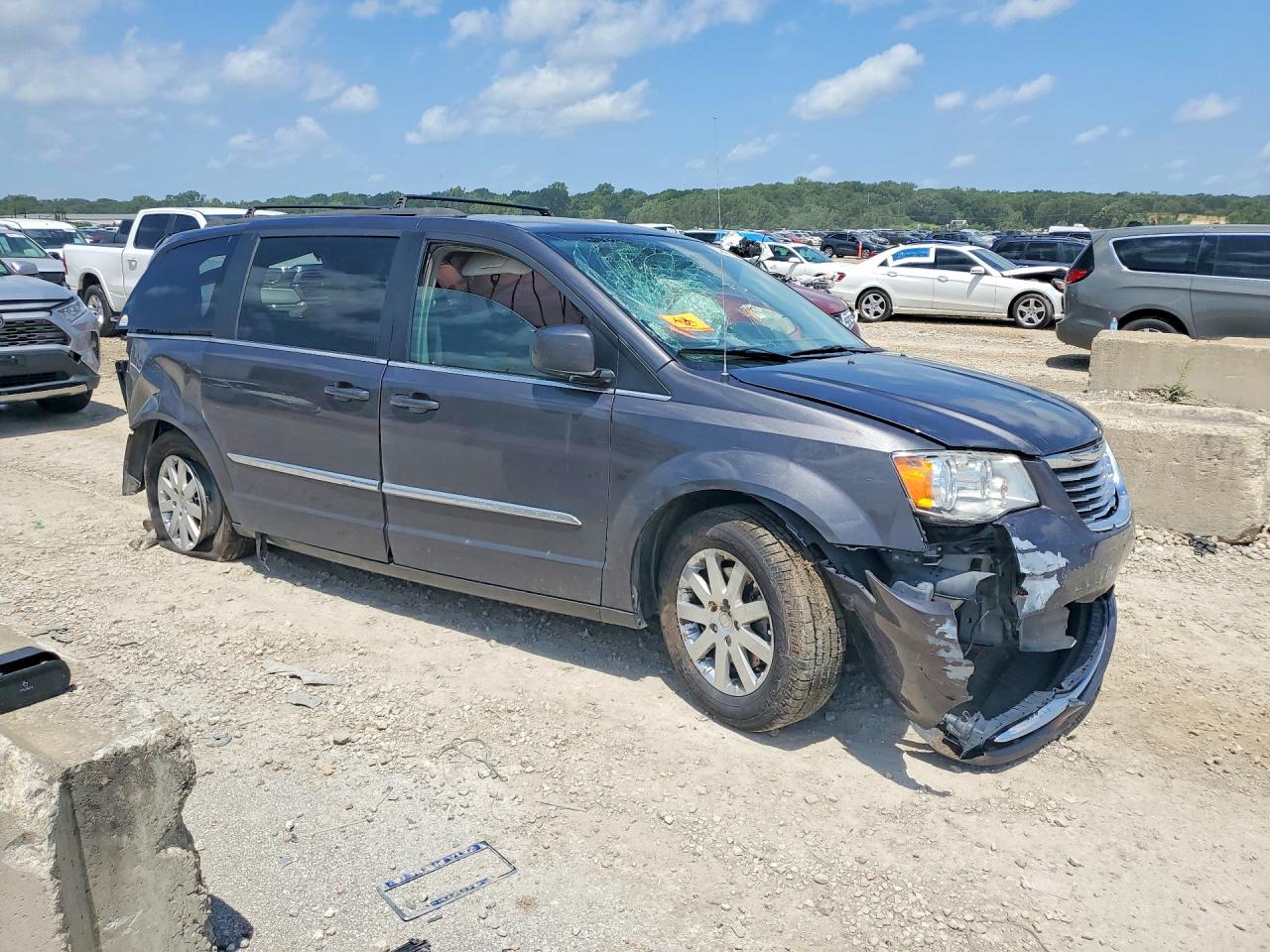 2015 CHRYSLER TOWN & COUNTRY TOURING — снимка 4
