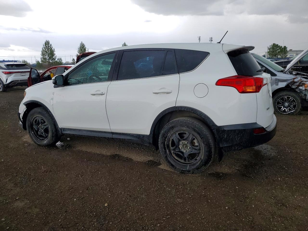 2015 TOYOTA RAV4 LE — снимка 2