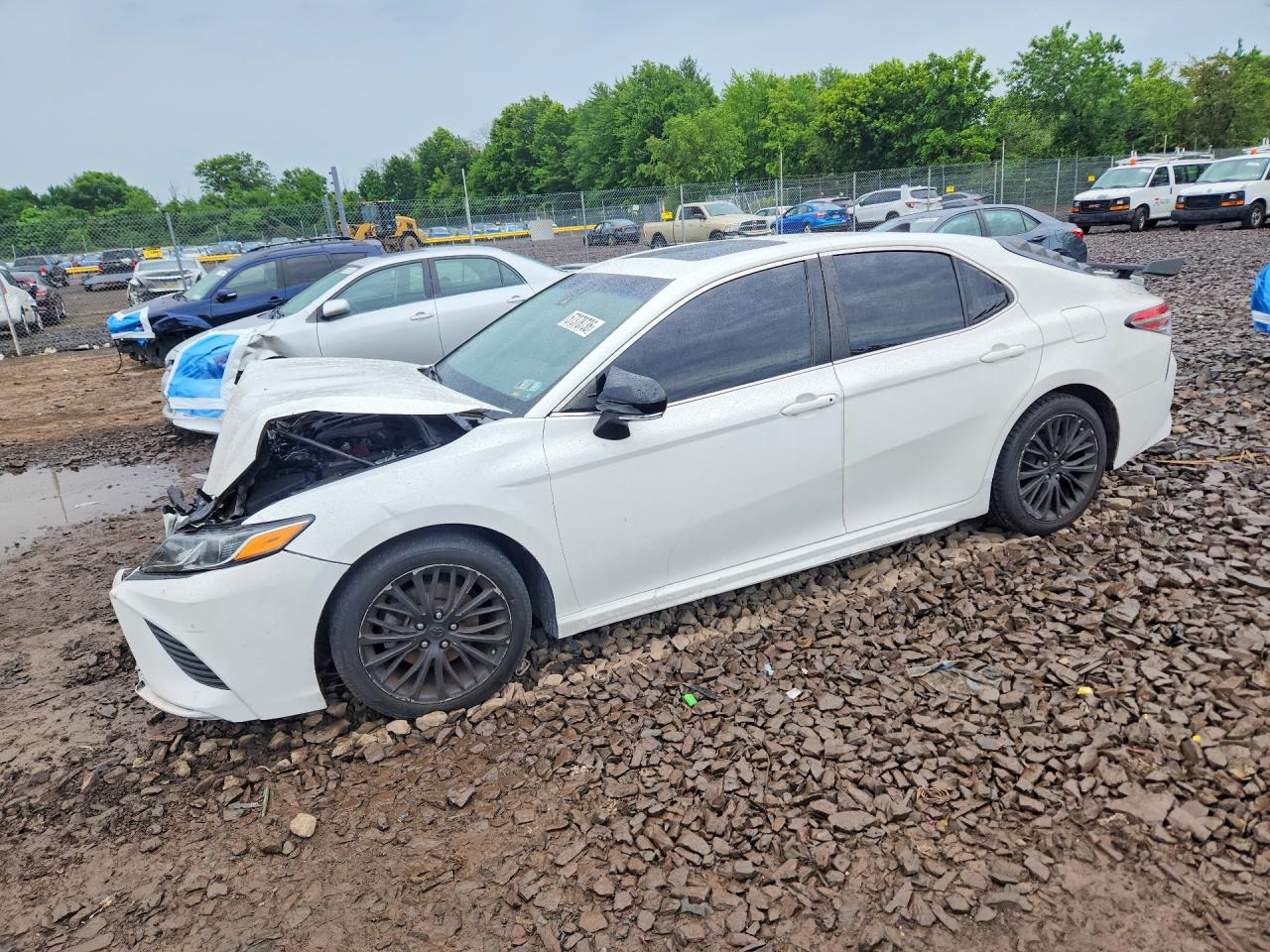 2019 TOYOTA CAMRY SE