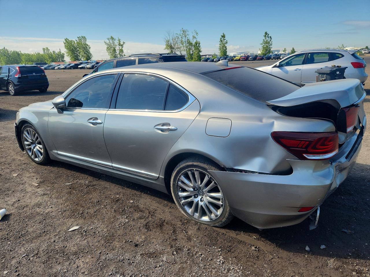 2015 LEXUS LS 460 — снимка 2