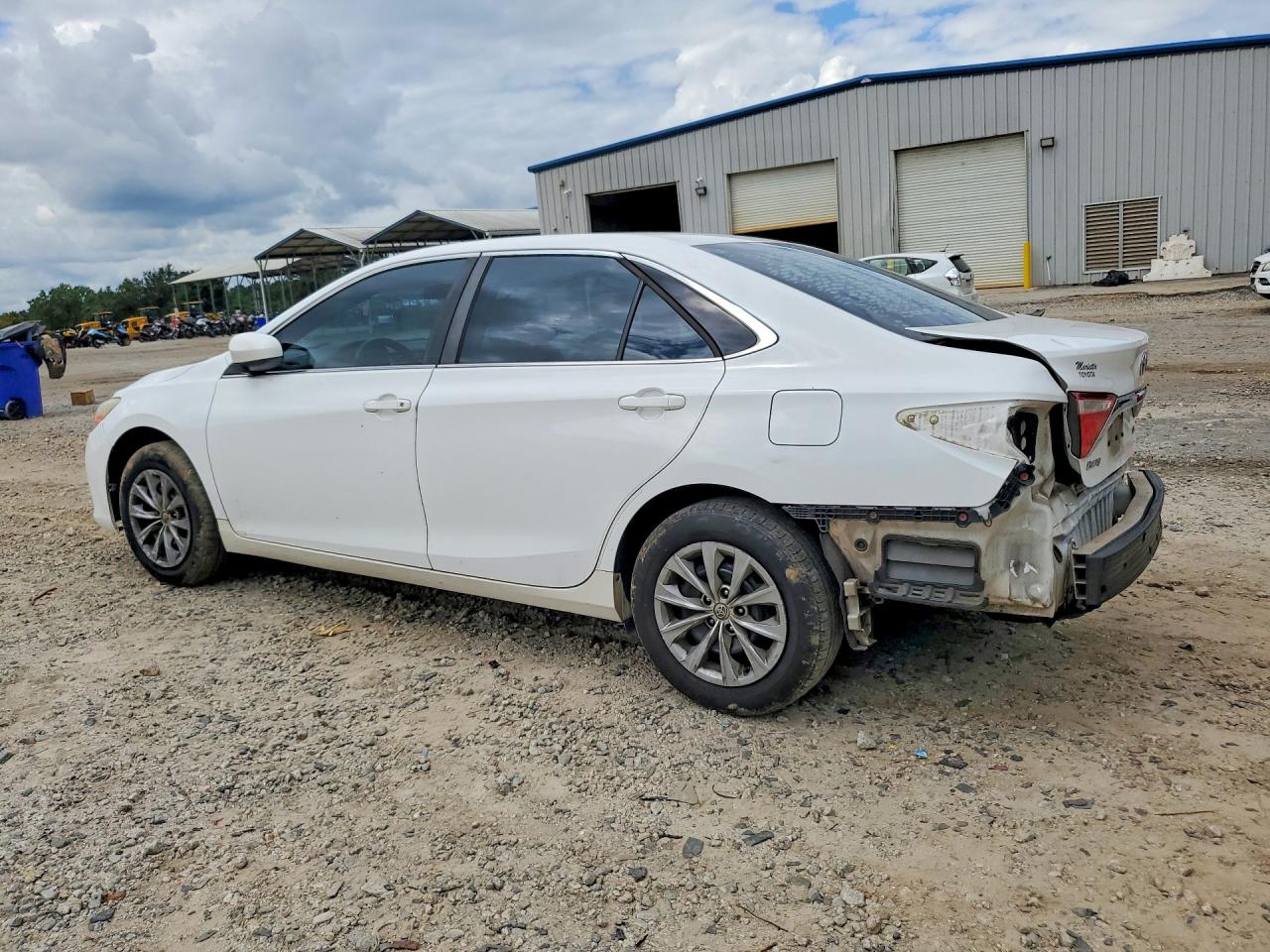 2017 TOYOTA CAMRY LE — снимка 2