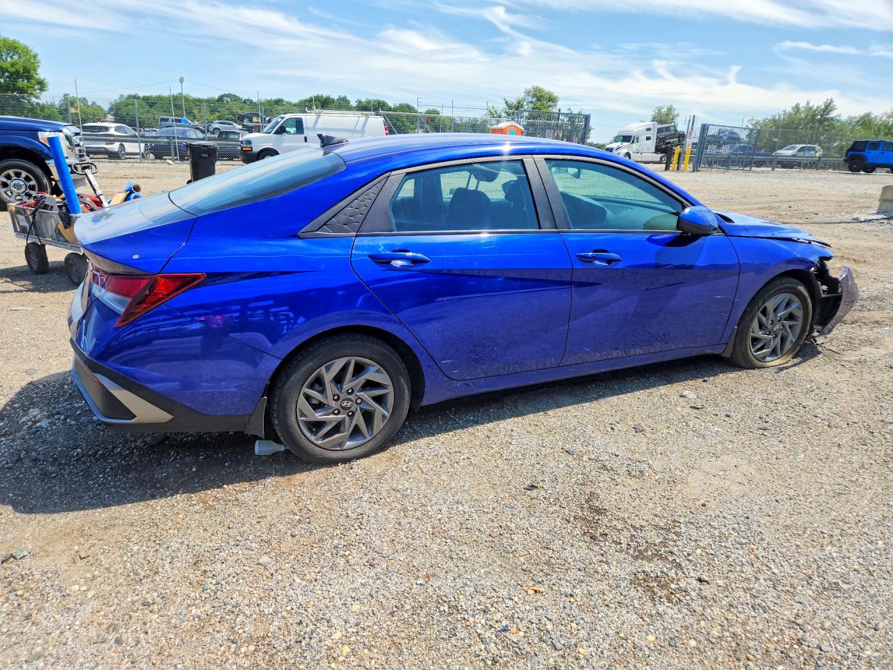 2024 HYUNDAI ELANTRA SEL — снимка 3