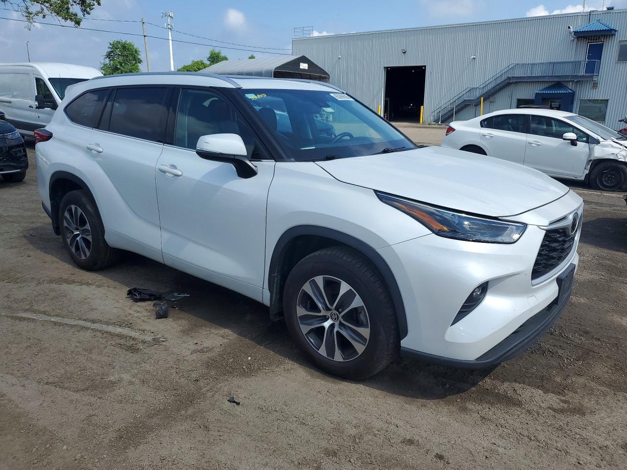 2022 TOYOTA HIGHLANDER XLE — снимка 4