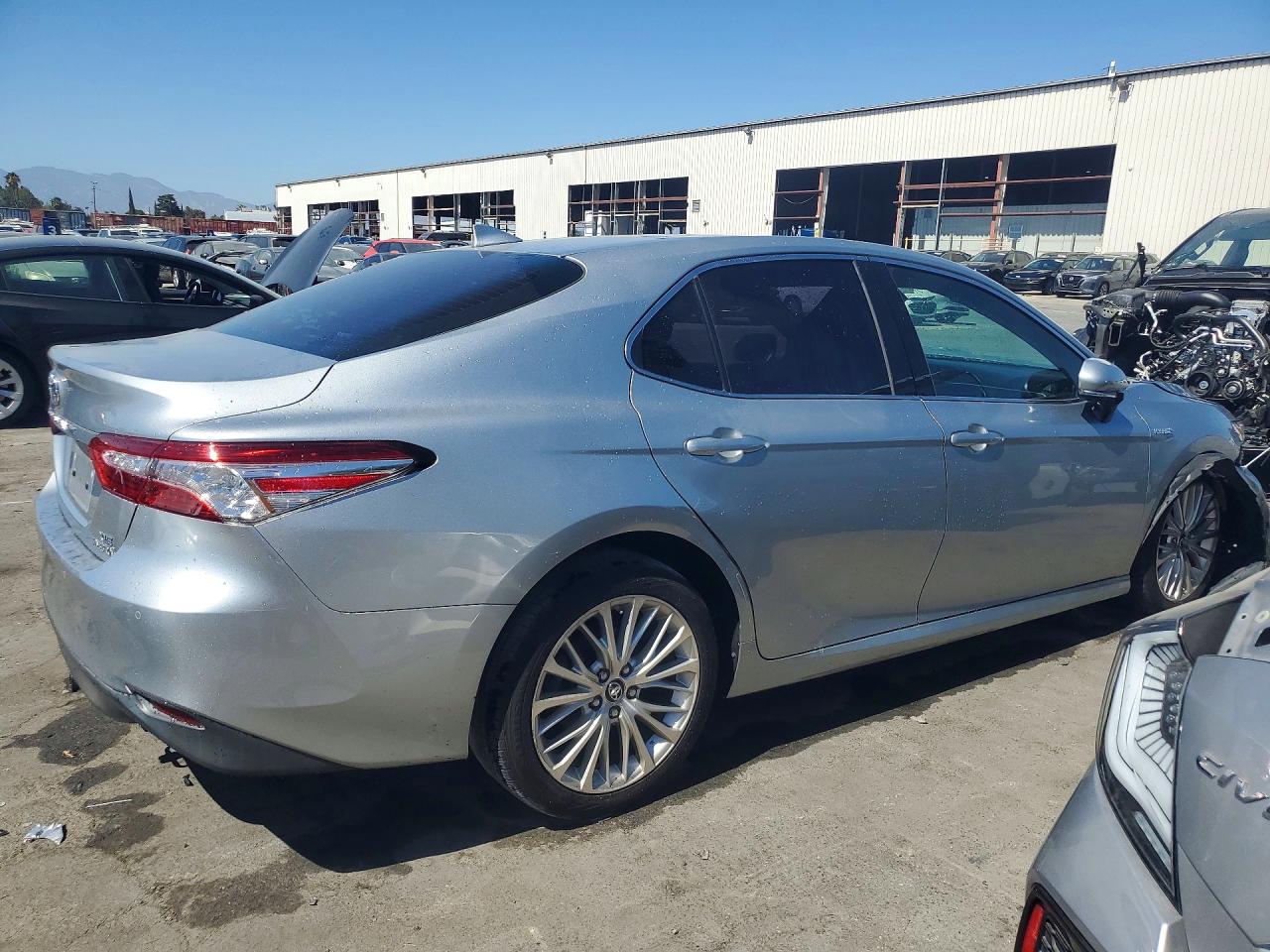 2018 TOYOTA CAMRY HYBRID XLE — снимка 3