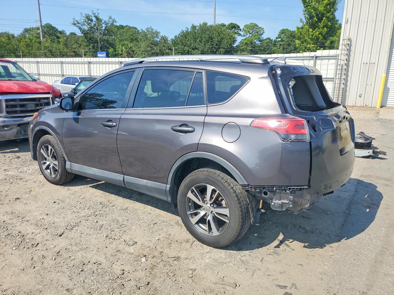 2018 TOYOTA RAV4 XLE — снимка 2