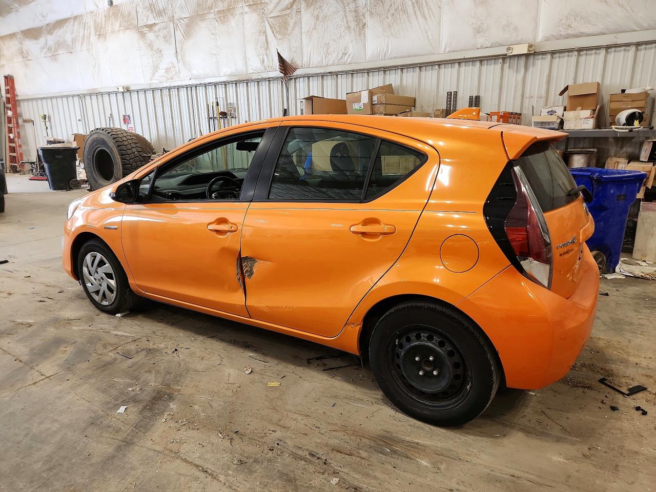 2015 TOYOTA PRIUS C THREE — снимка 2