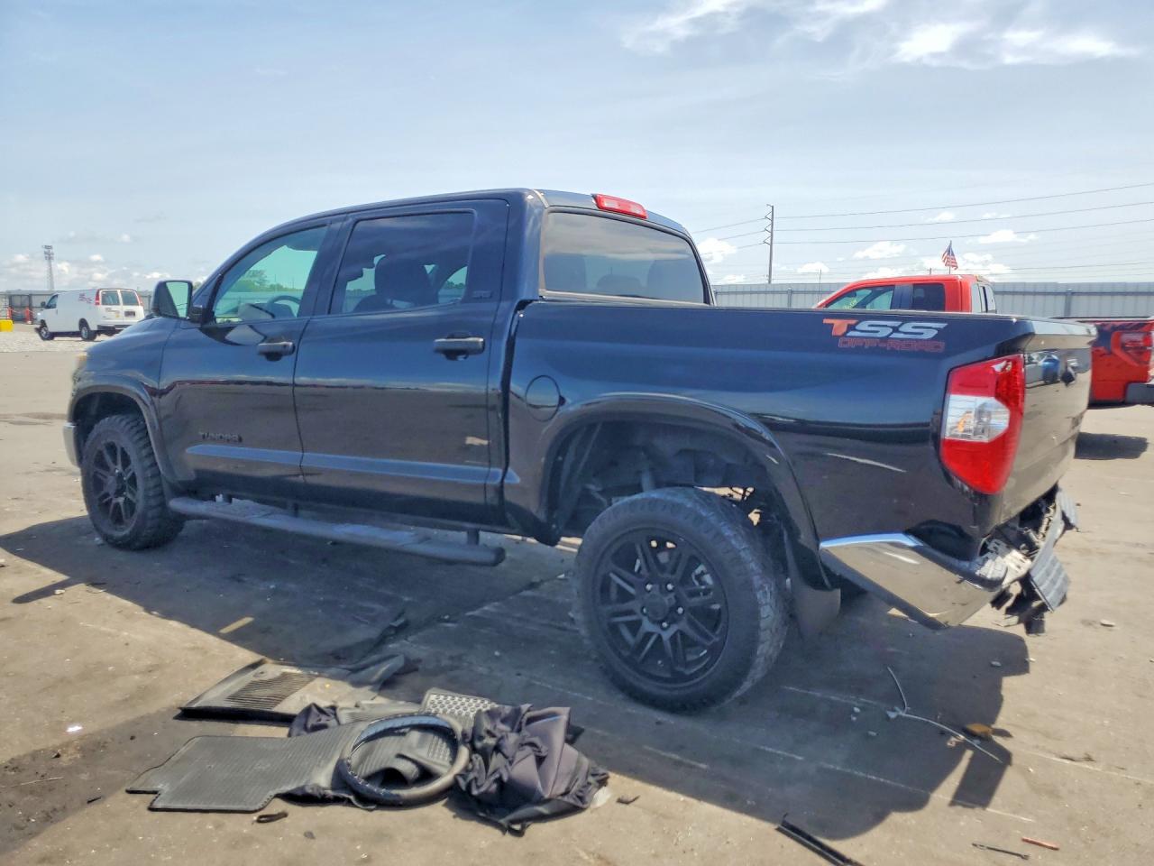 2019 TOYOTA TUNDRA CREWMAX SR5 — снимка 2